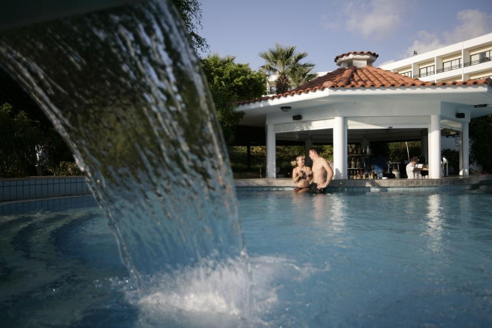 Avanti Hotel Paphos Ngoại thất bức ảnh