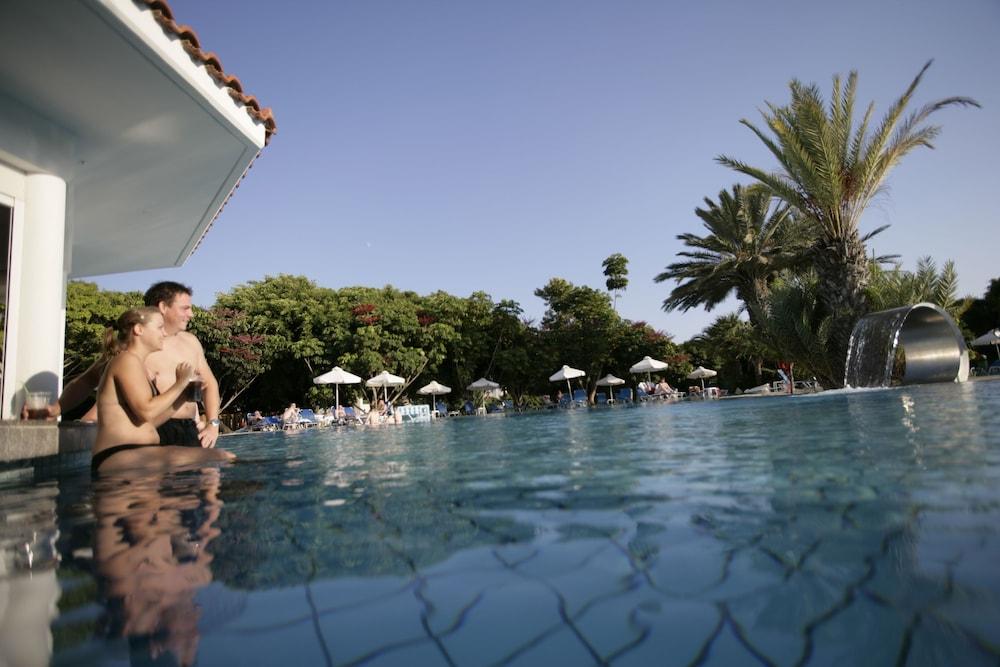 Avanti Hotel Paphos Ngoại thất bức ảnh