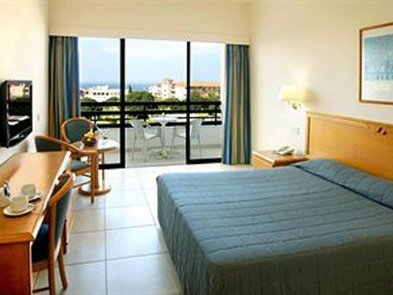 Avanti Hotel Paphos Ngoại thất bức ảnh