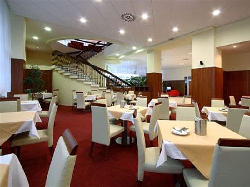 Avanti Hotel Paphos Ngoại thất bức ảnh